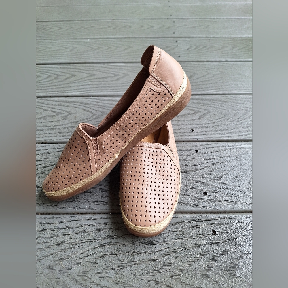 Clarks Woman Sz9.5 (s002)